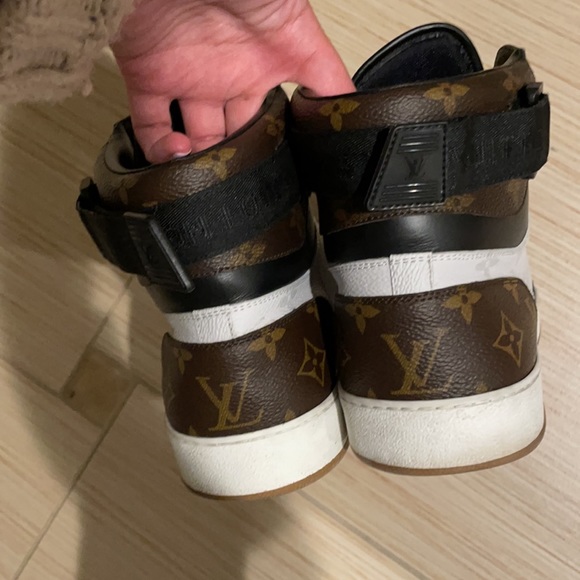 Louis Vuitton Monogram Canvas Rivoli Sneakers - Picture 4 of 7